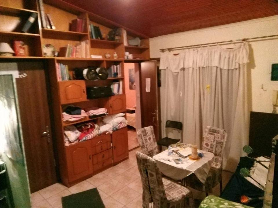 بيت شباب Just Simple كالاماتا المظهر الخارجي الصورة